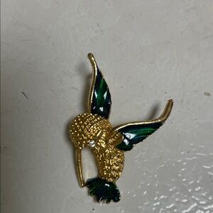 Source Unknown Gold-tone Hummingbird Brooch with Green Enamel Accents